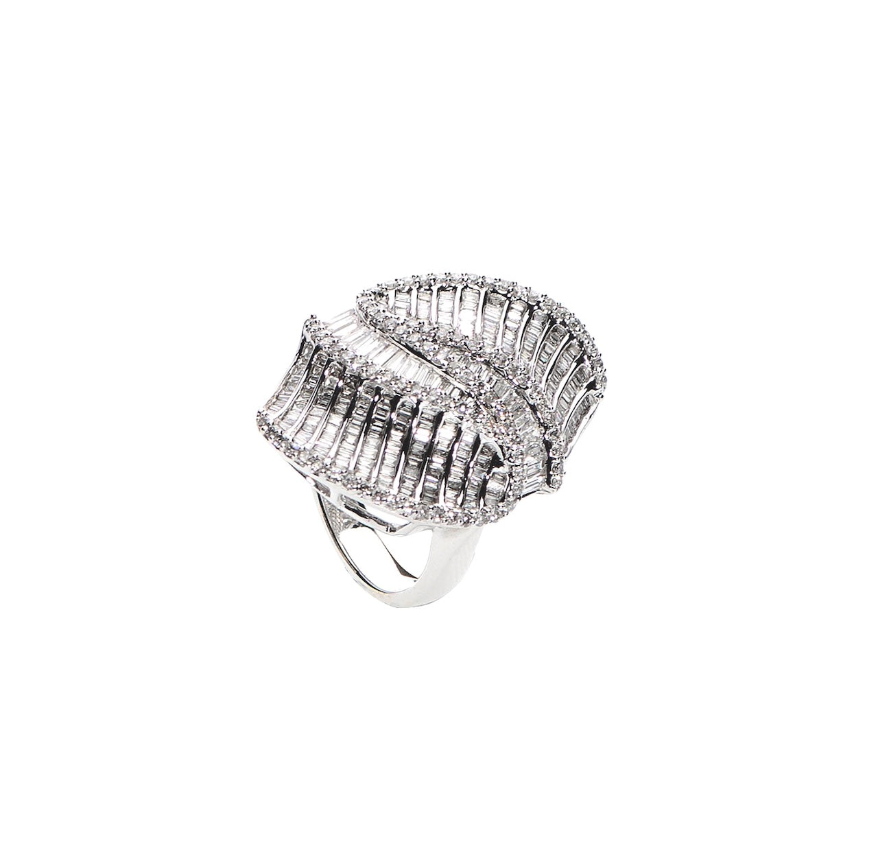 Pleated Baguette & Round Brilliant Diamond Statement Ring D3-005