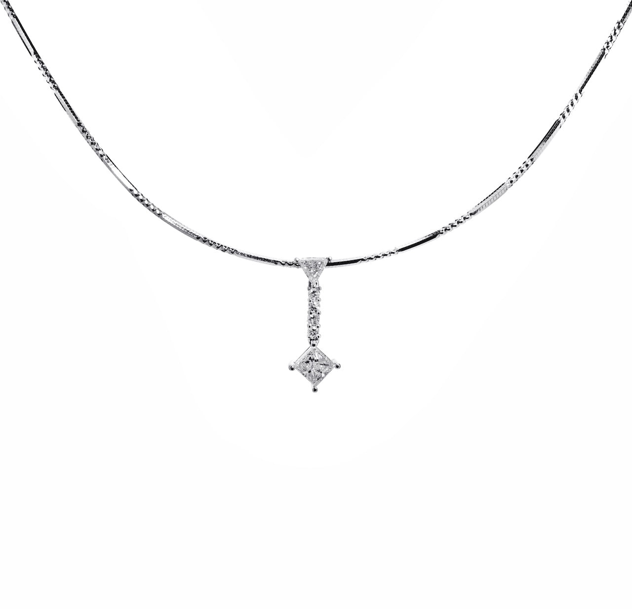 Princess & Round Brilliant Diamond Linear Pendant D3-034